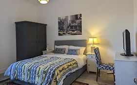 Bright Room Close To City Centre